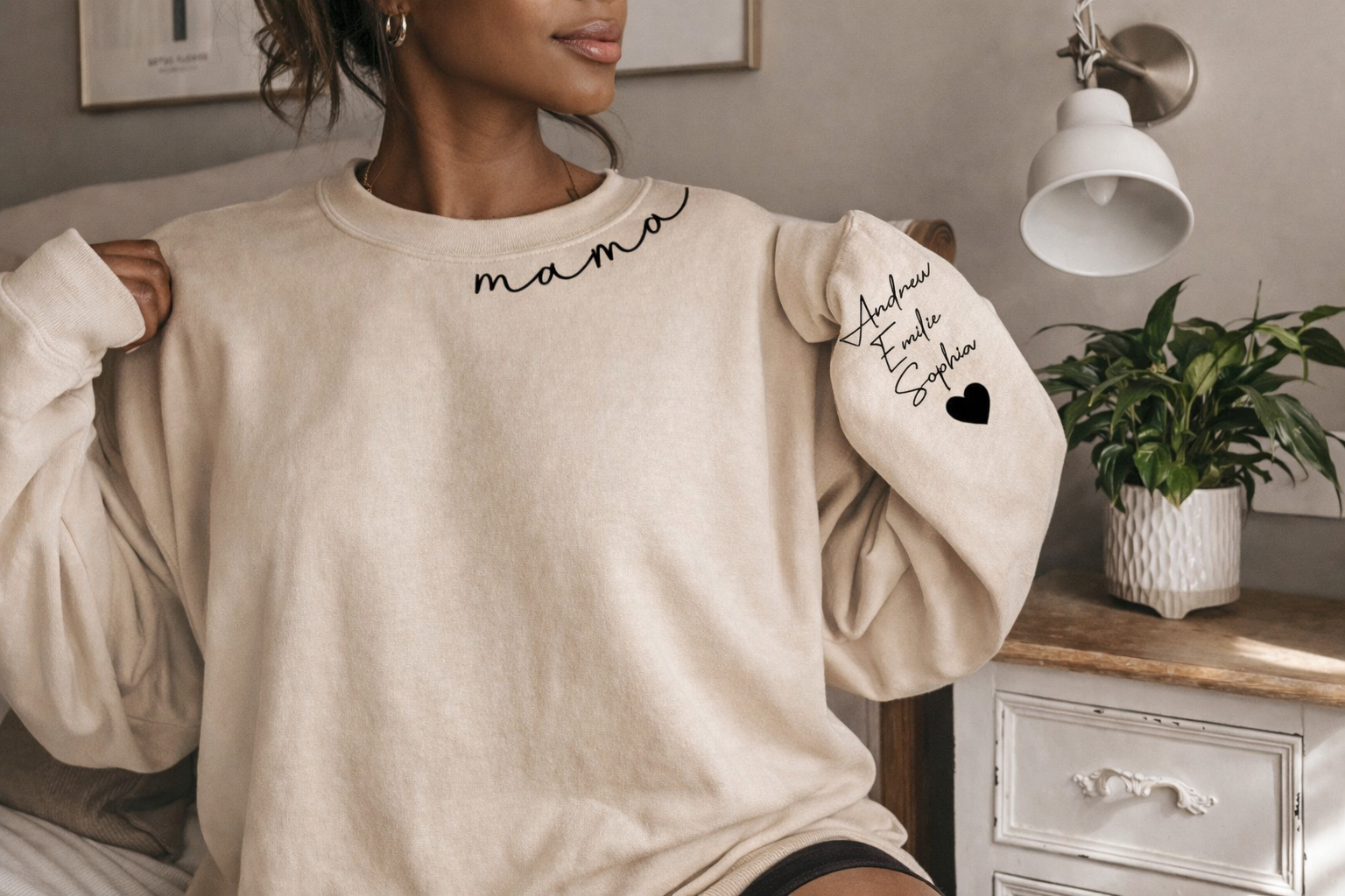 Personalized Mama Crewneck | Custom Names Sleeve Sweatshirt
